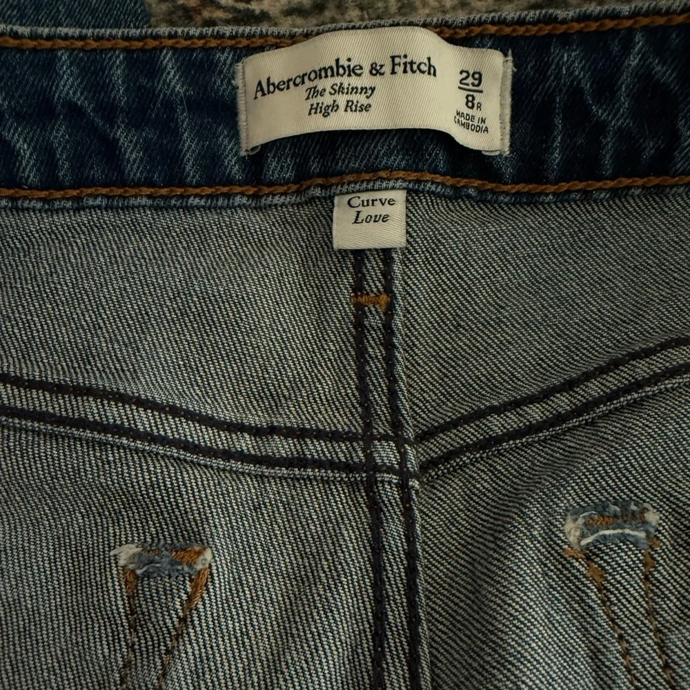 Abercrombie Curve Love High Rise Skinny‎ Jeans Distressed Blue 29/8